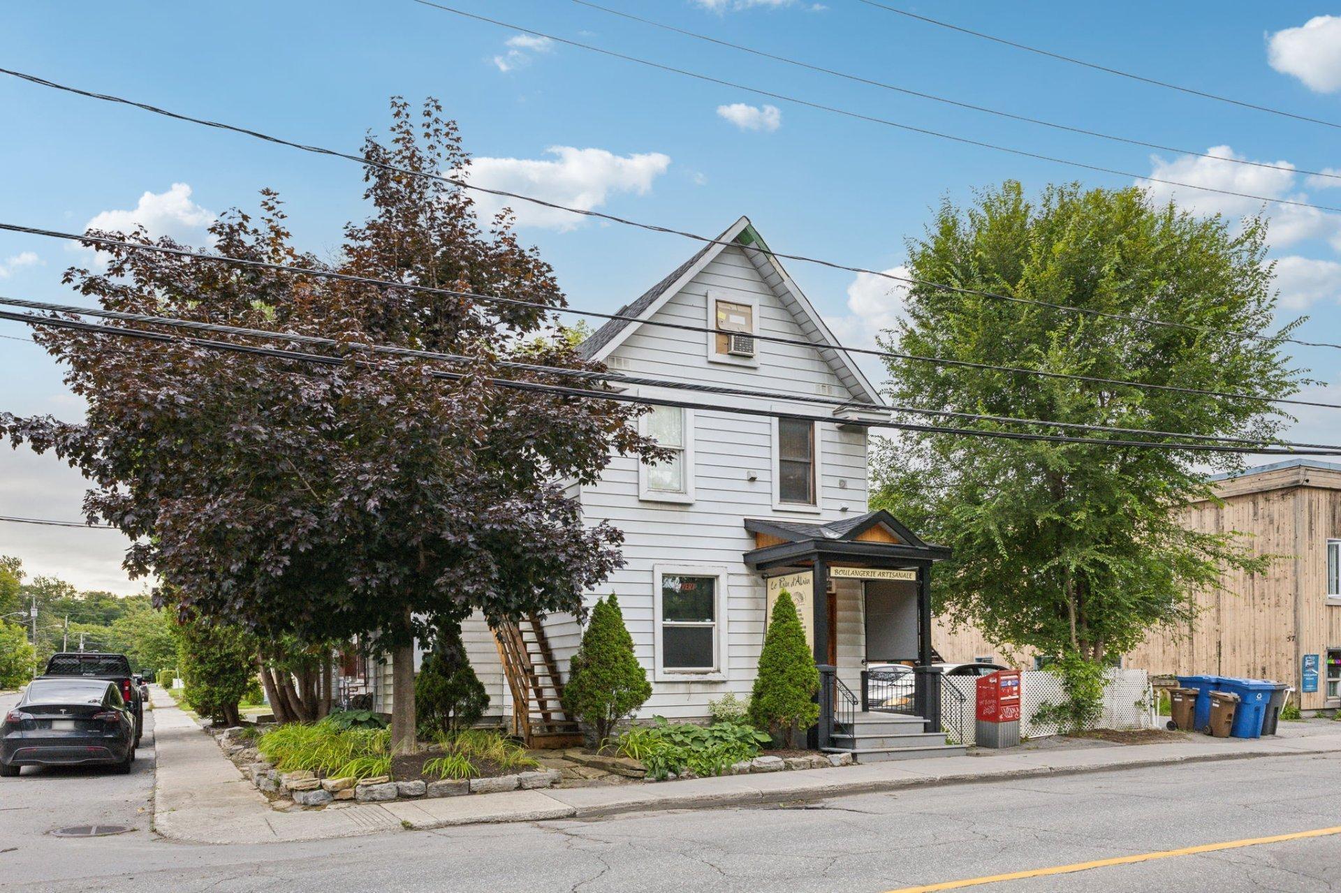 









53


Boul. St-Joseph

,
Gatineau (Hull),




QC
J8T7W3

