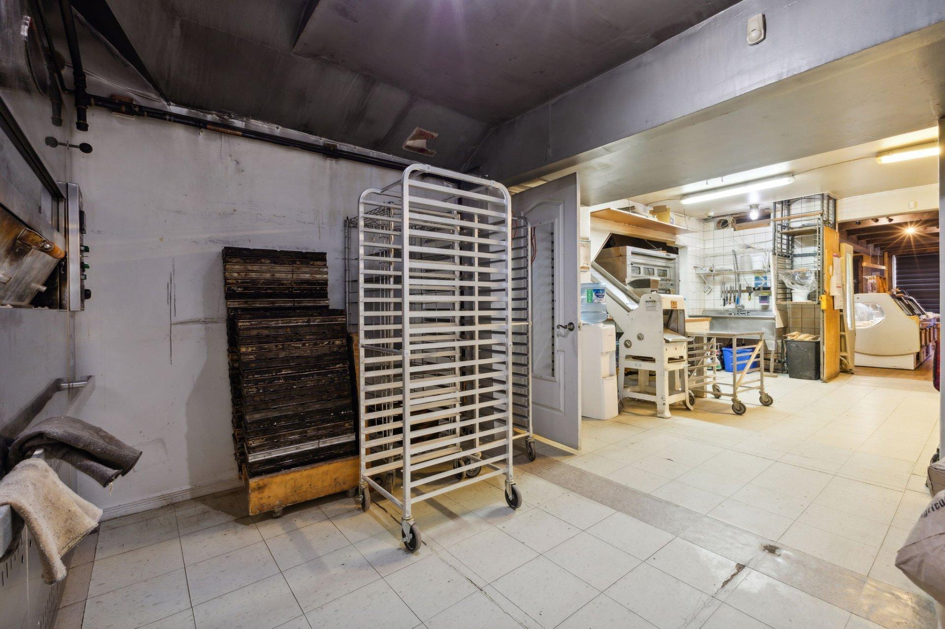 









53


Boul. St-Joseph

,
Gatineau (Hull),




QC
J8T7W3

