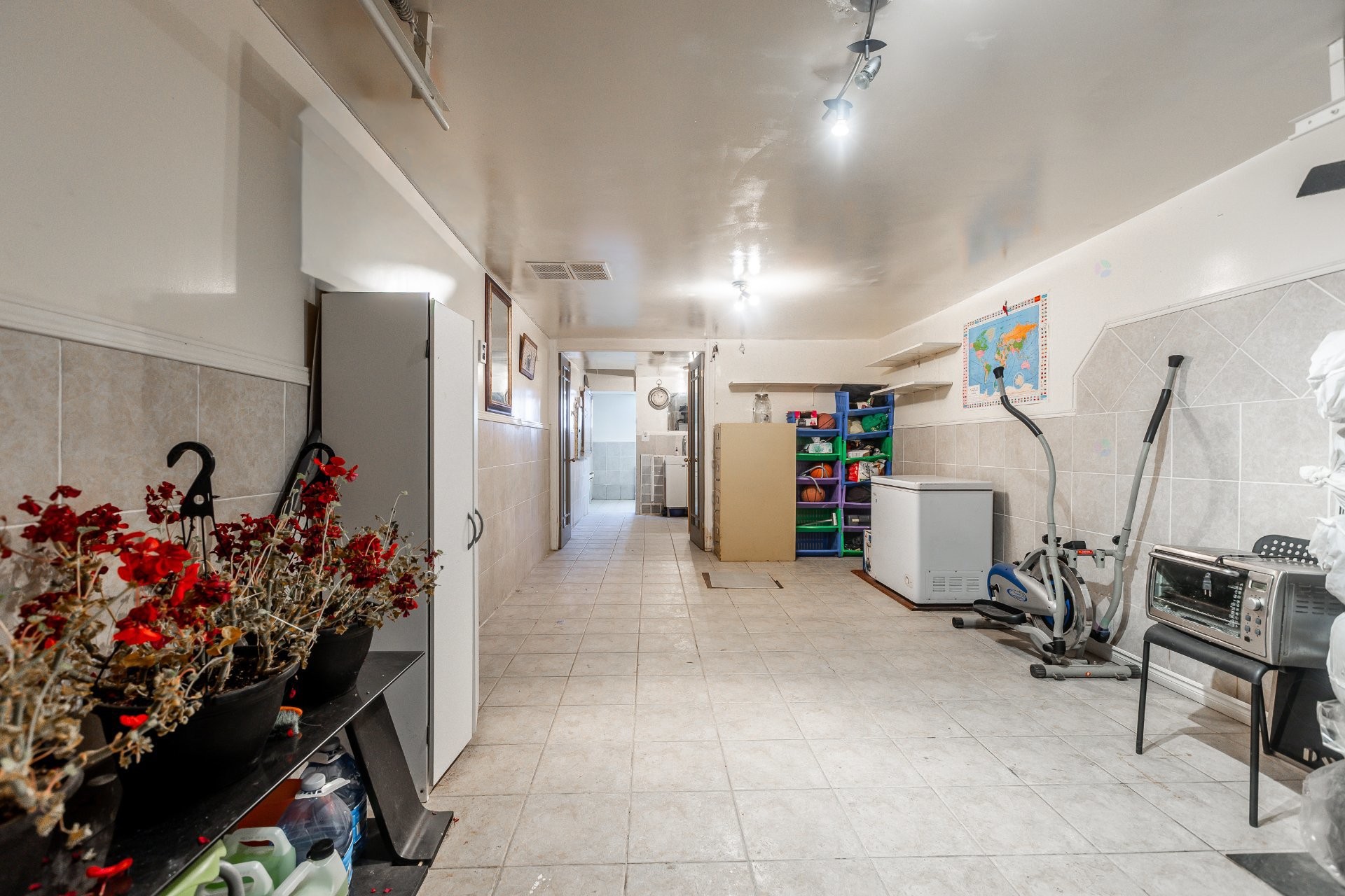 









7139

 - 7141


Boul. Lacordaire

,
Montréal (Saint-Léonard),




QC
H1S2A3

