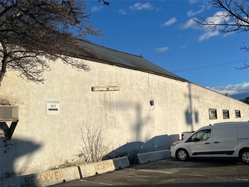 









24


10th

Avenue,
Cranbrook,




BC
V1C 2M8

