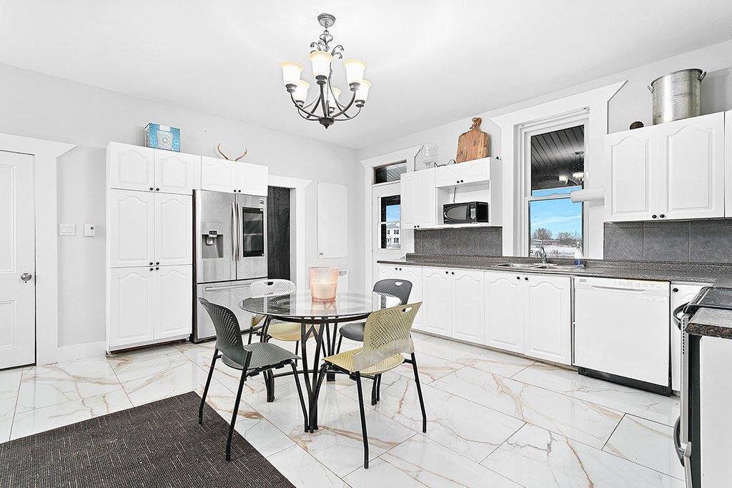 









38


Route 148

,
Bristol,




QC
J0X1G0

