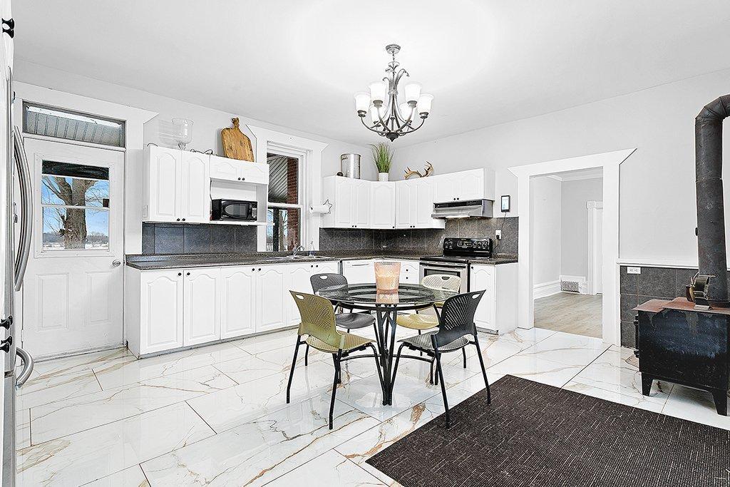 









38


Route 148

,
Bristol,




QC
J0X1G0

