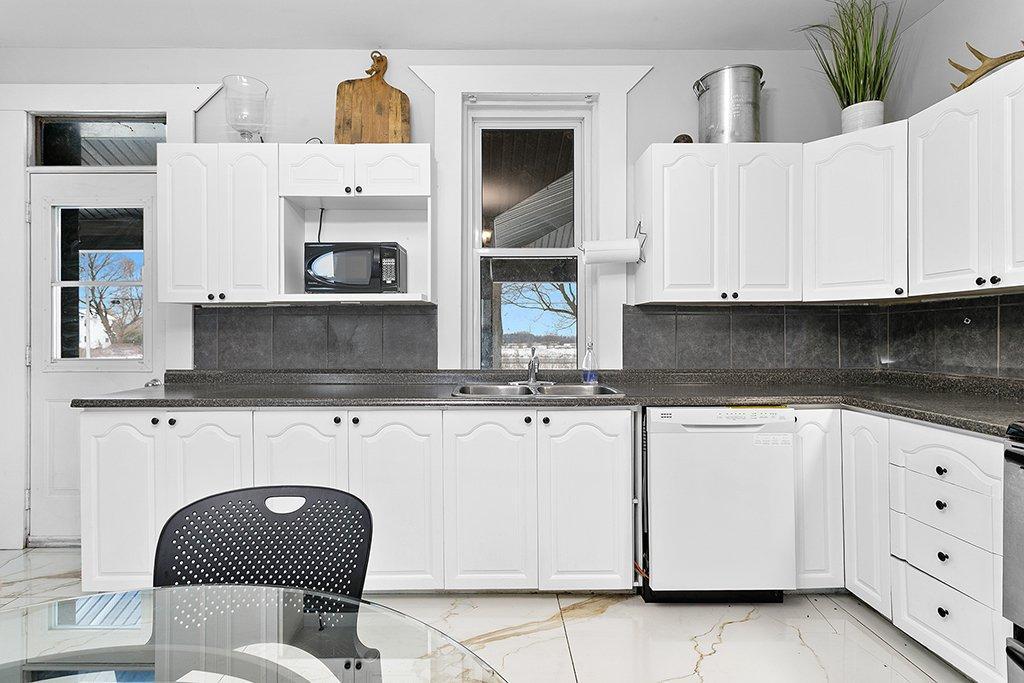 









38


Route 148

,
Bristol,




QC
J0X1G0

