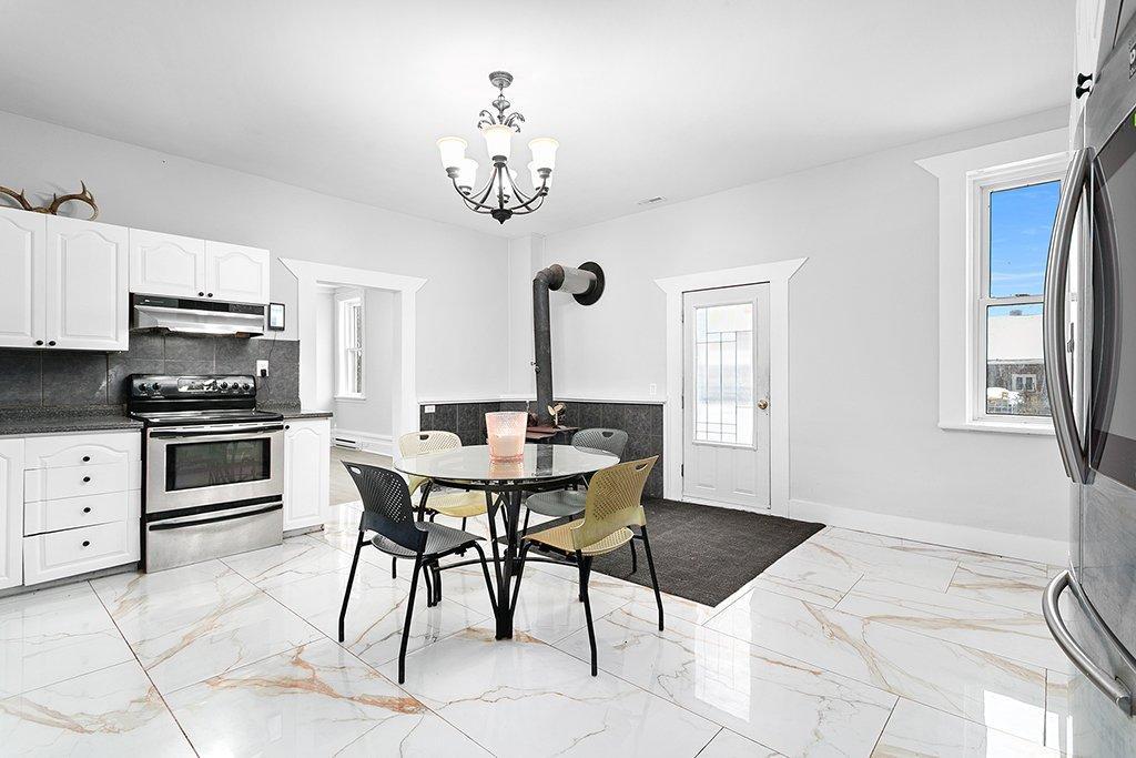 









38


Route 148

,
Bristol,




QC
J0X1G0

