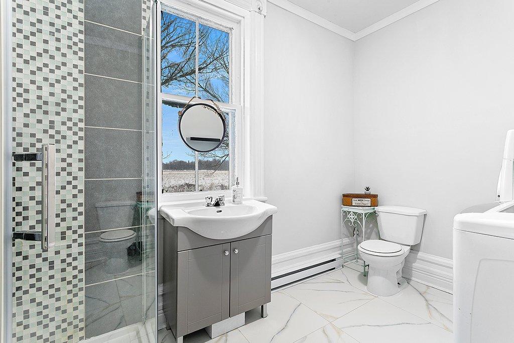 









38


Route 148

,
Bristol,




QC
J0X1G0

