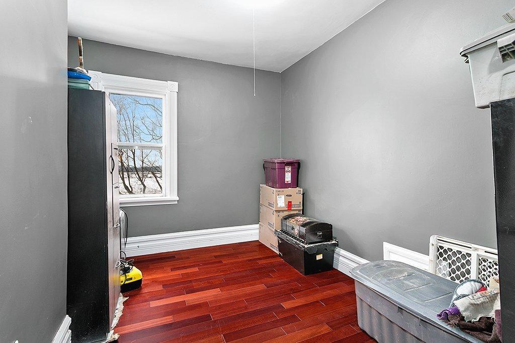 









38


Route 148

,
Bristol,




QC
J0X1G0

