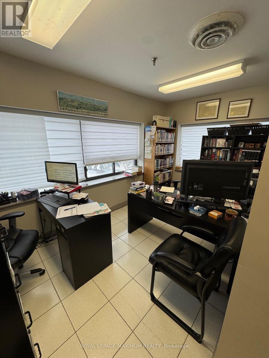 












18 - 67 RODINEA ROAD

,
Vaughan,




Ontario
L6A1R3

