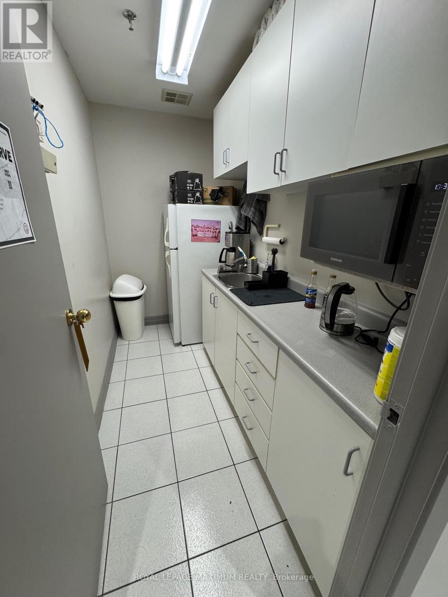 












18 - 67 RODINEA ROAD

,
Vaughan,




Ontario
L6A1R3

