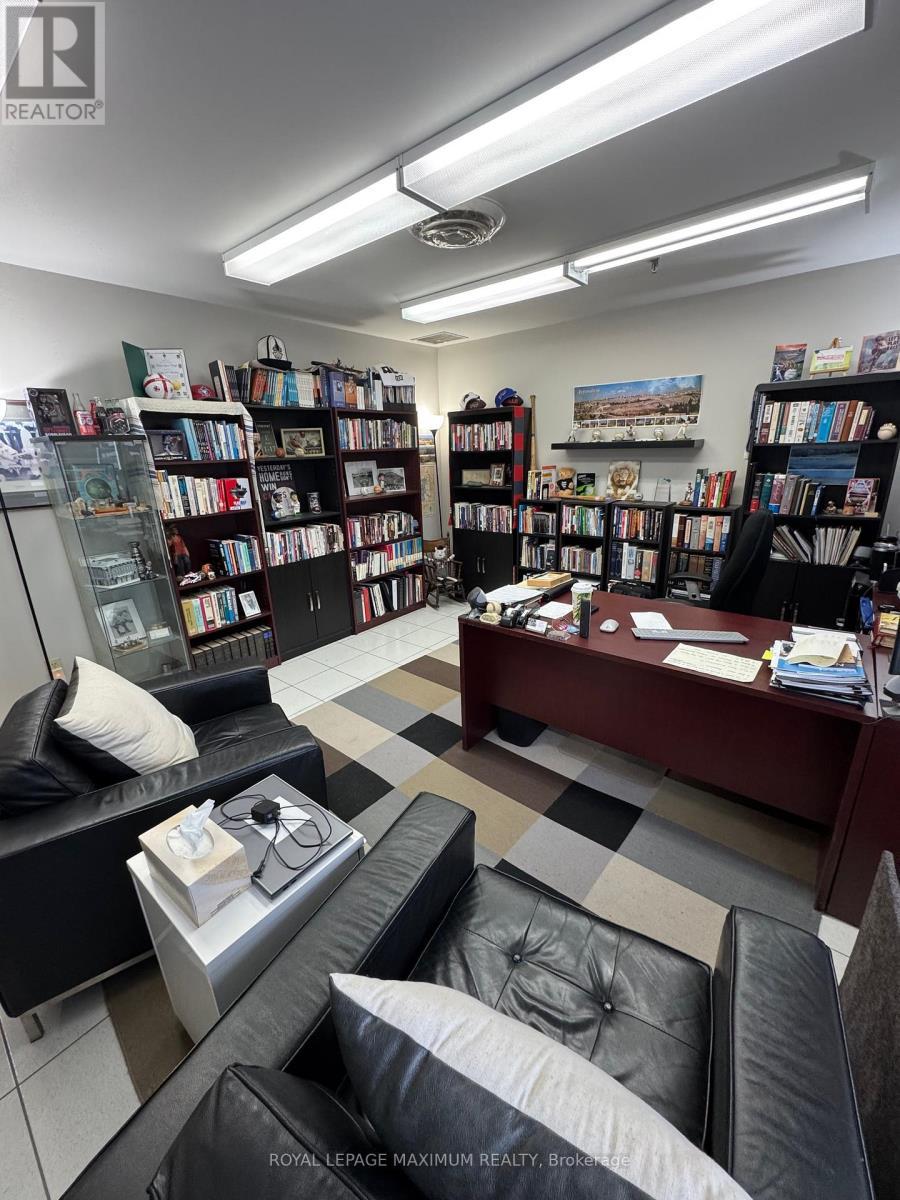 












18 - 67 RODINEA ROAD

,
Vaughan,




Ontario
L6A1R3

