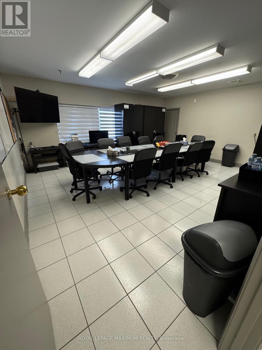 












18 - 67 RODINEA ROAD

,
Vaughan,




Ontario
L6A1R3

