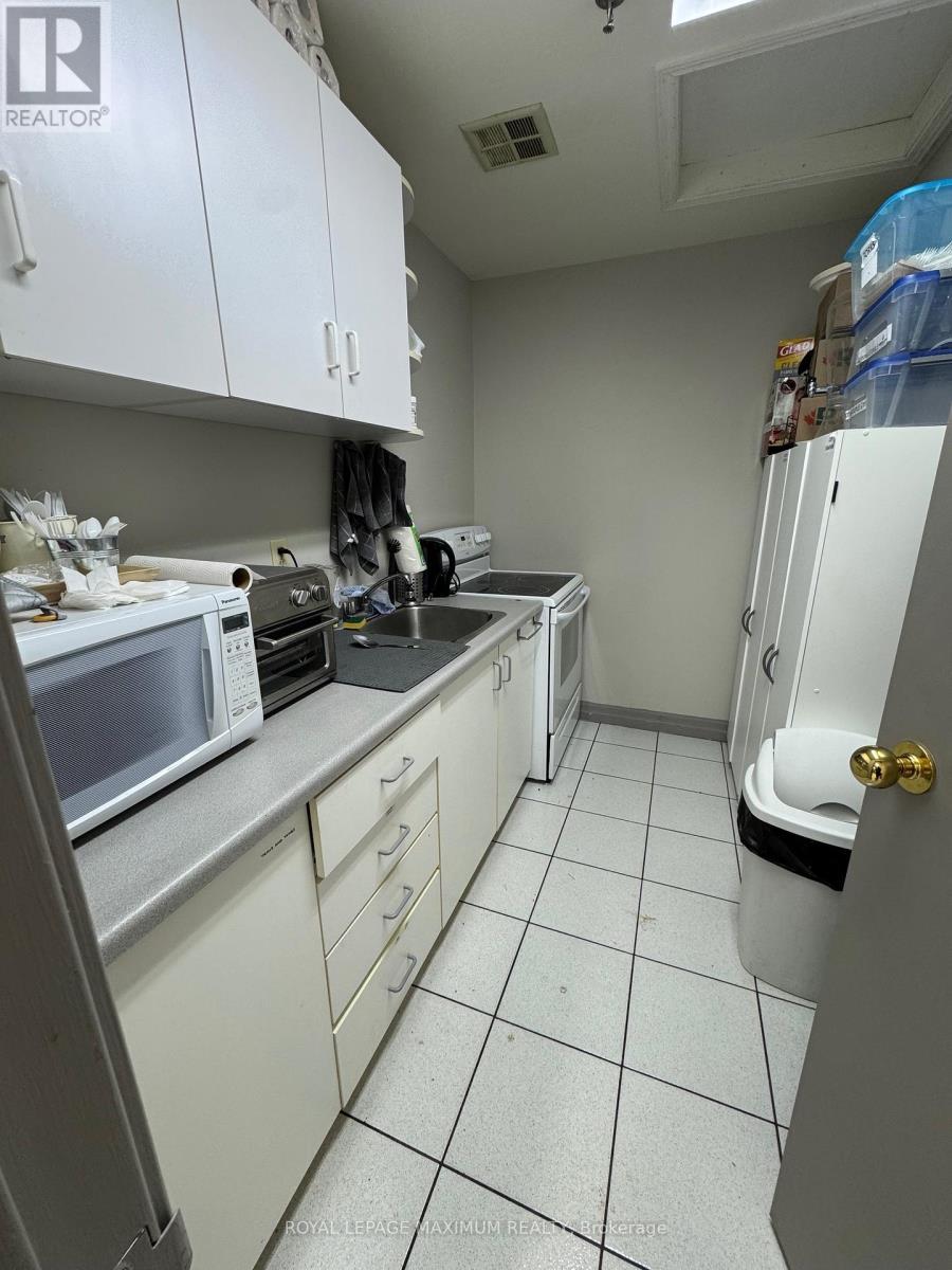 












18 - 67 RODINEA ROAD

,
Vaughan,




Ontario
L6A1R3

