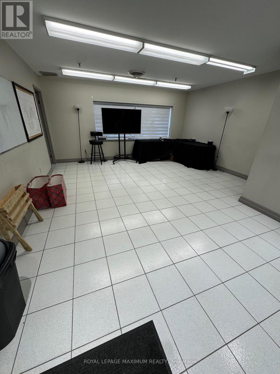 












18 - 67 RODINEA ROAD

,
Vaughan,




Ontario
L6A1R3

