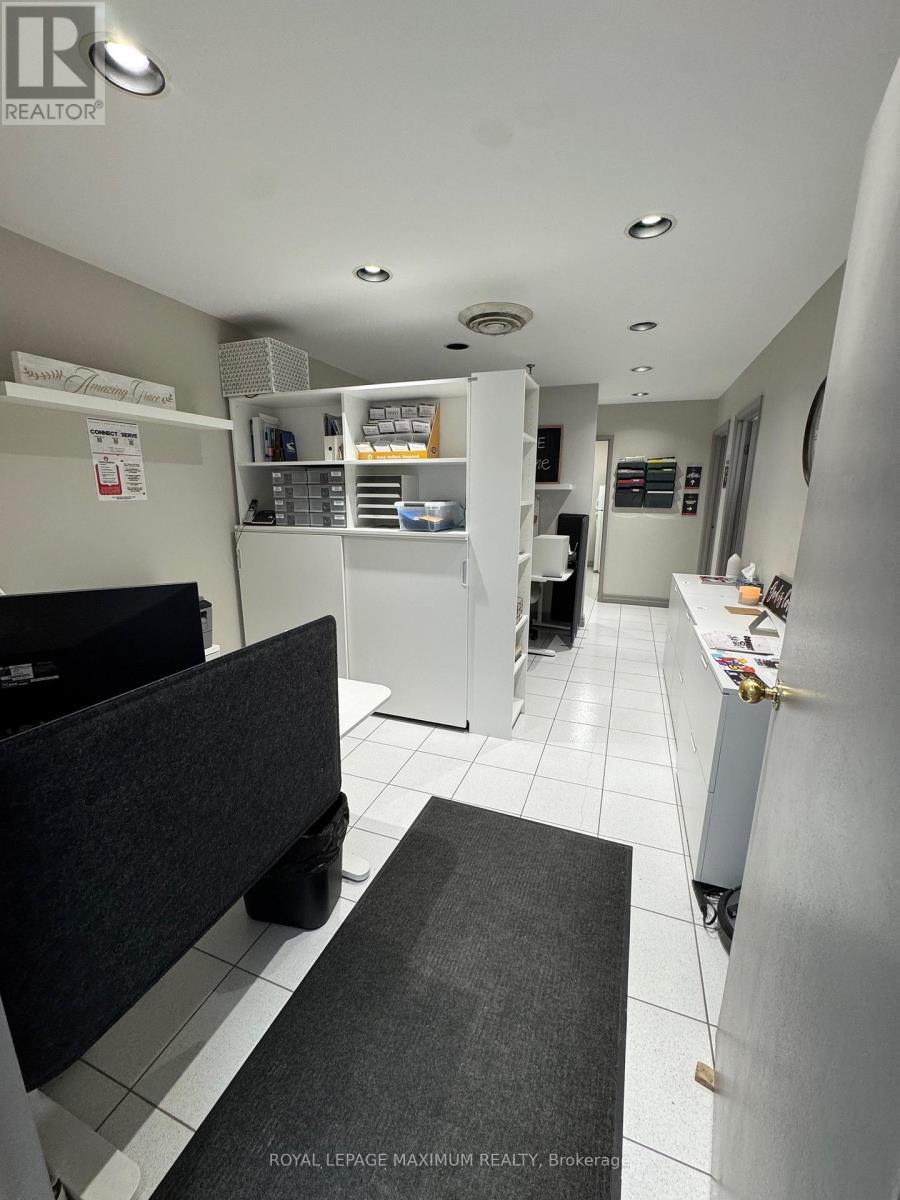 












18 - 67 RODINEA ROAD

,
Vaughan,




Ontario
L6A1R3

