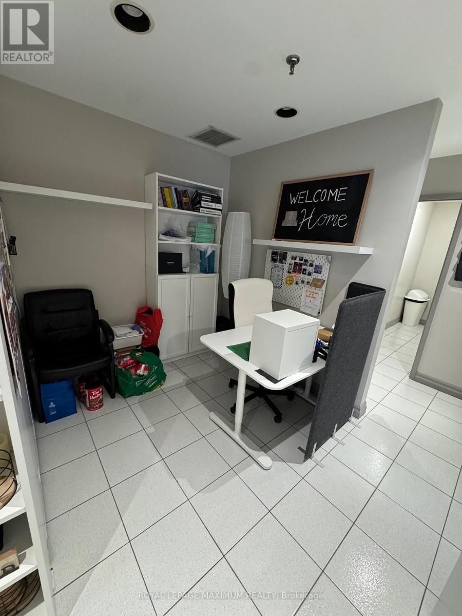 












18 - 67 RODINEA ROAD

,
Vaughan,




Ontario
L6A1R3

