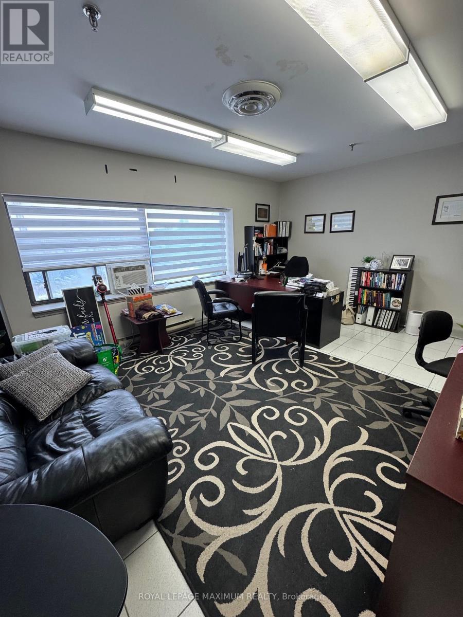 












18 - 67 RODINEA ROAD

,
Vaughan,




Ontario
L6A1R3

