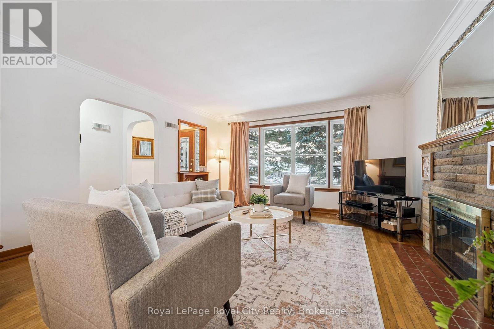 












107 WESTMOUNT ROAD

,
Guelph (Exhibition Park),




Ontario
N1H5J2

