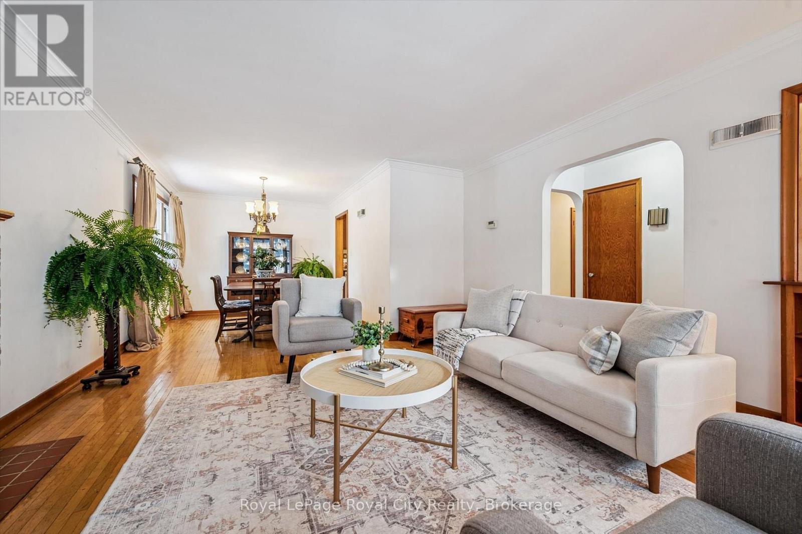 












107 WESTMOUNT ROAD

,
Guelph (Exhibition Park),




Ontario
N1H5J2

