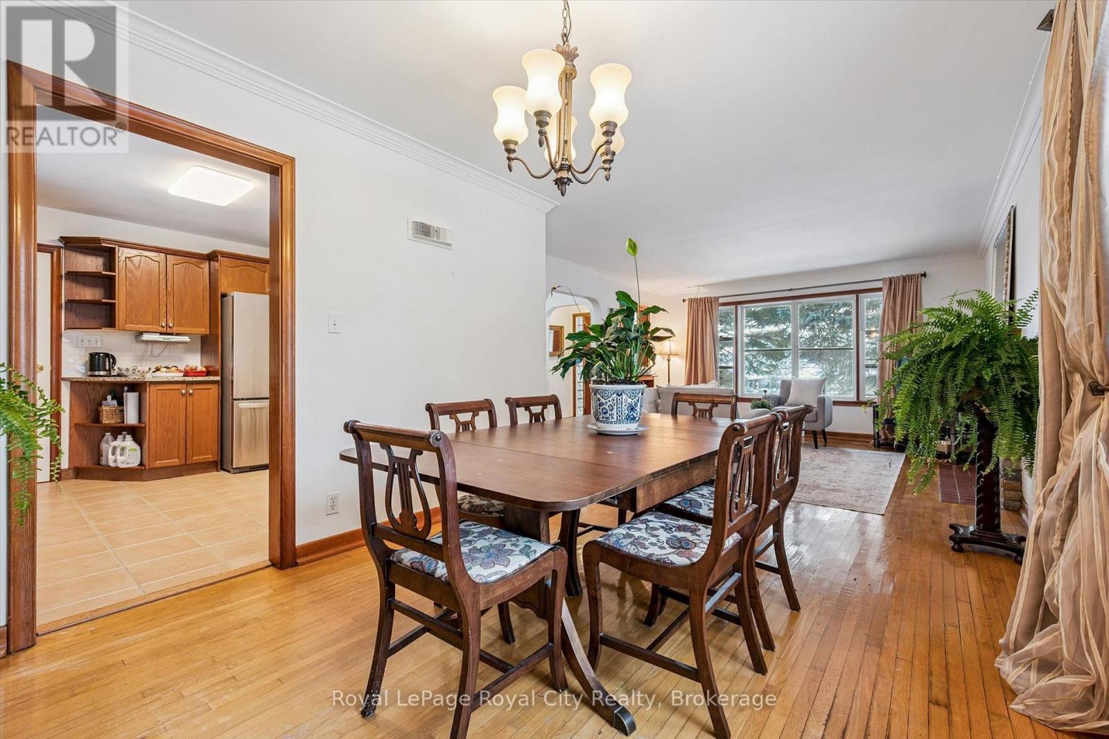 












107 WESTMOUNT ROAD

,
Guelph (Exhibition Park),




Ontario
N1H5J2

