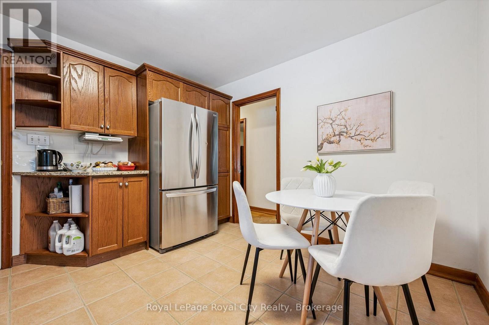 












107 WESTMOUNT ROAD

,
Guelph (Exhibition Park),




Ontario
N1H5J2

