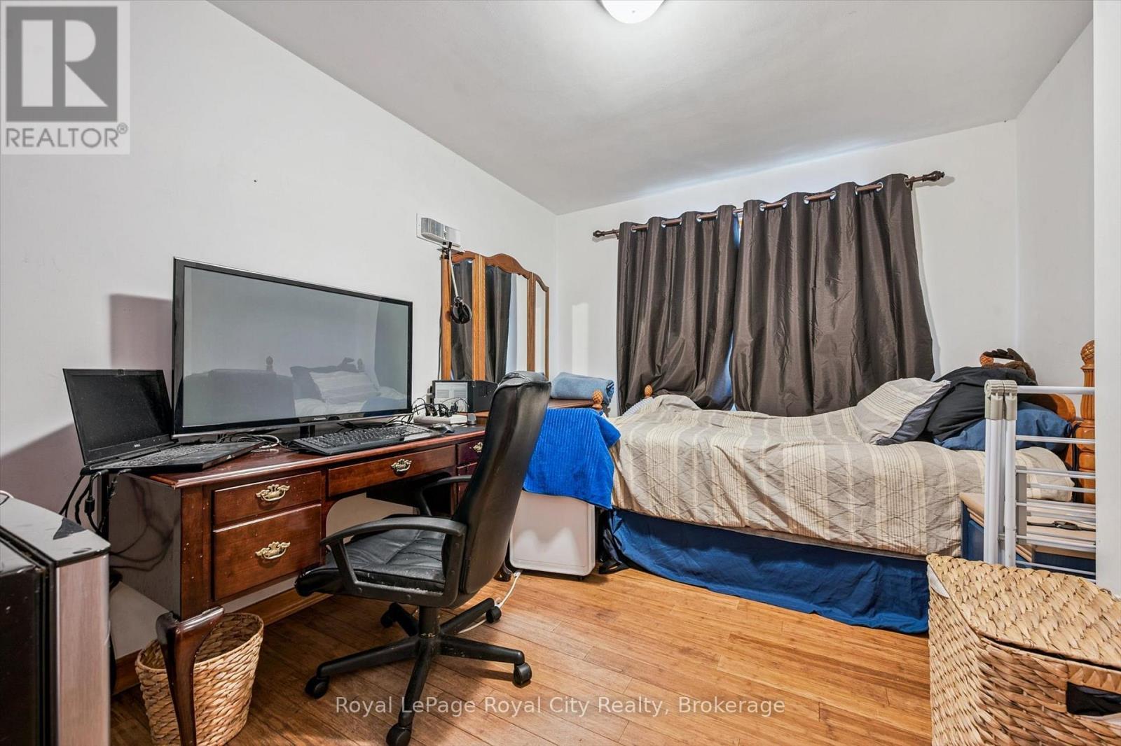 












107 WESTMOUNT ROAD

,
Guelph (Exhibition Park),




Ontario
N1H5J2

