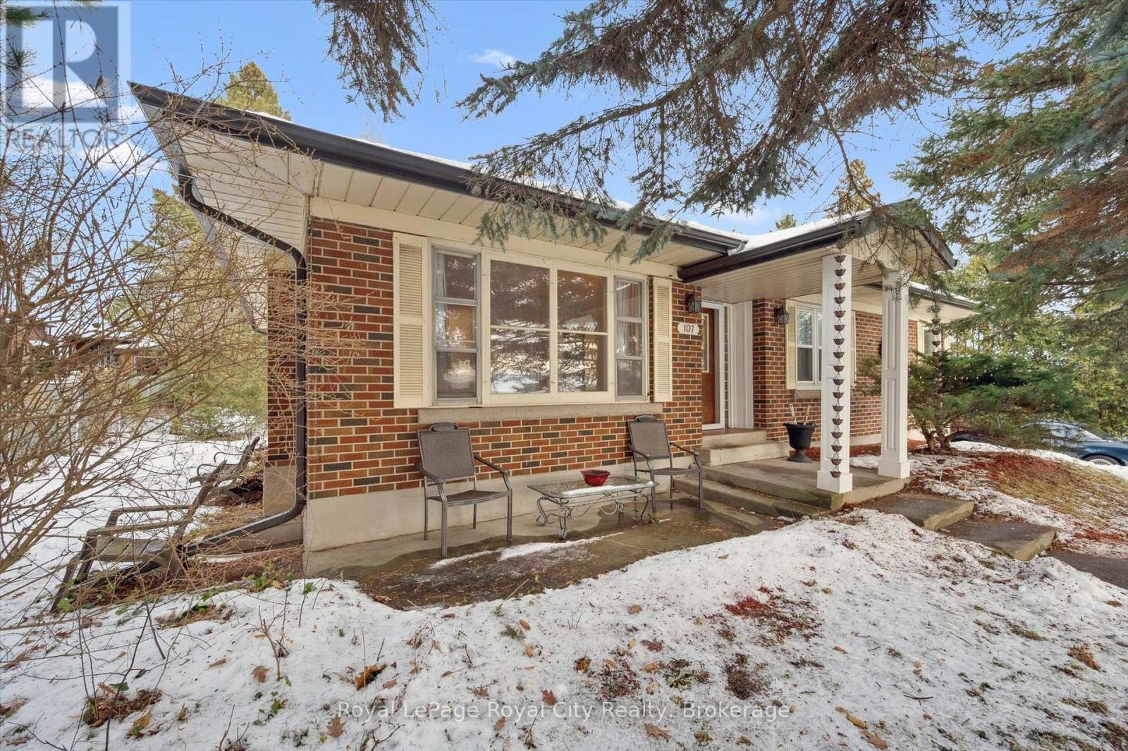 












107 WESTMOUNT ROAD

,
Guelph (Exhibition Park),




Ontario
N1H5J2

