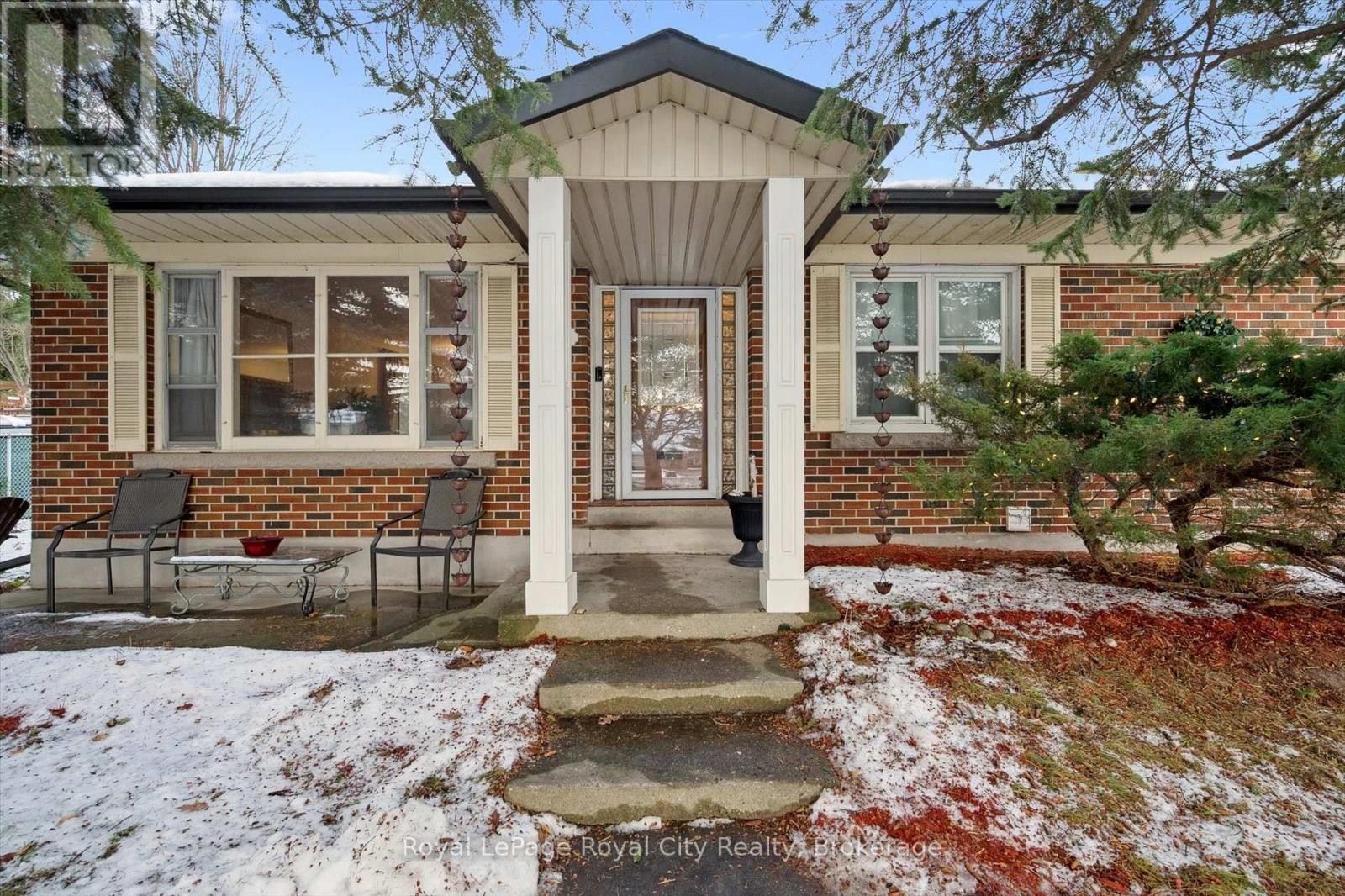 












107 WESTMOUNT ROAD

,
Guelph (Exhibition Park),




Ontario
N1H5J2

