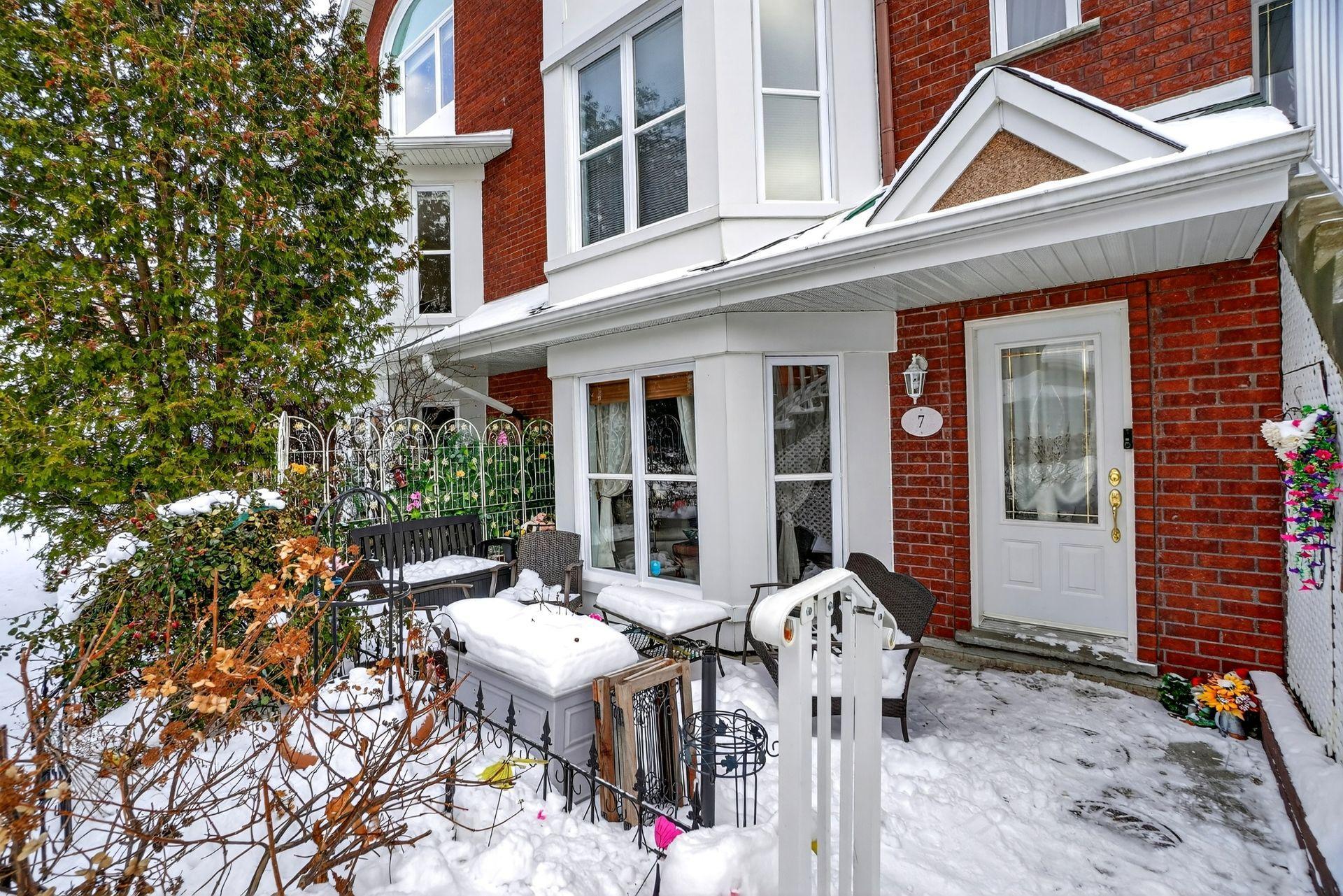 









1882


Rue du Caribou

, 7,
Longueuil (Le Vieux-Longueuil),




QC
J4N1R1


