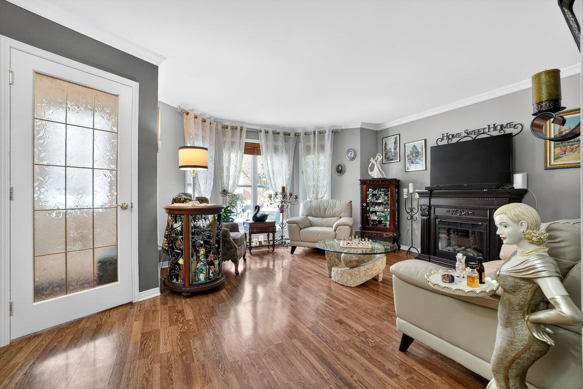 









1882


Rue du Caribou

, 7,
Longueuil (Le Vieux-Longueuil),




QC
J4N1R1

