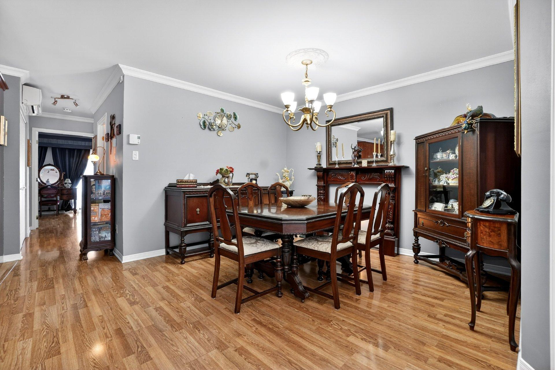 









1882


Rue du Caribou

, 7,
Longueuil (Le Vieux-Longueuil),




QC
J4N1R1

