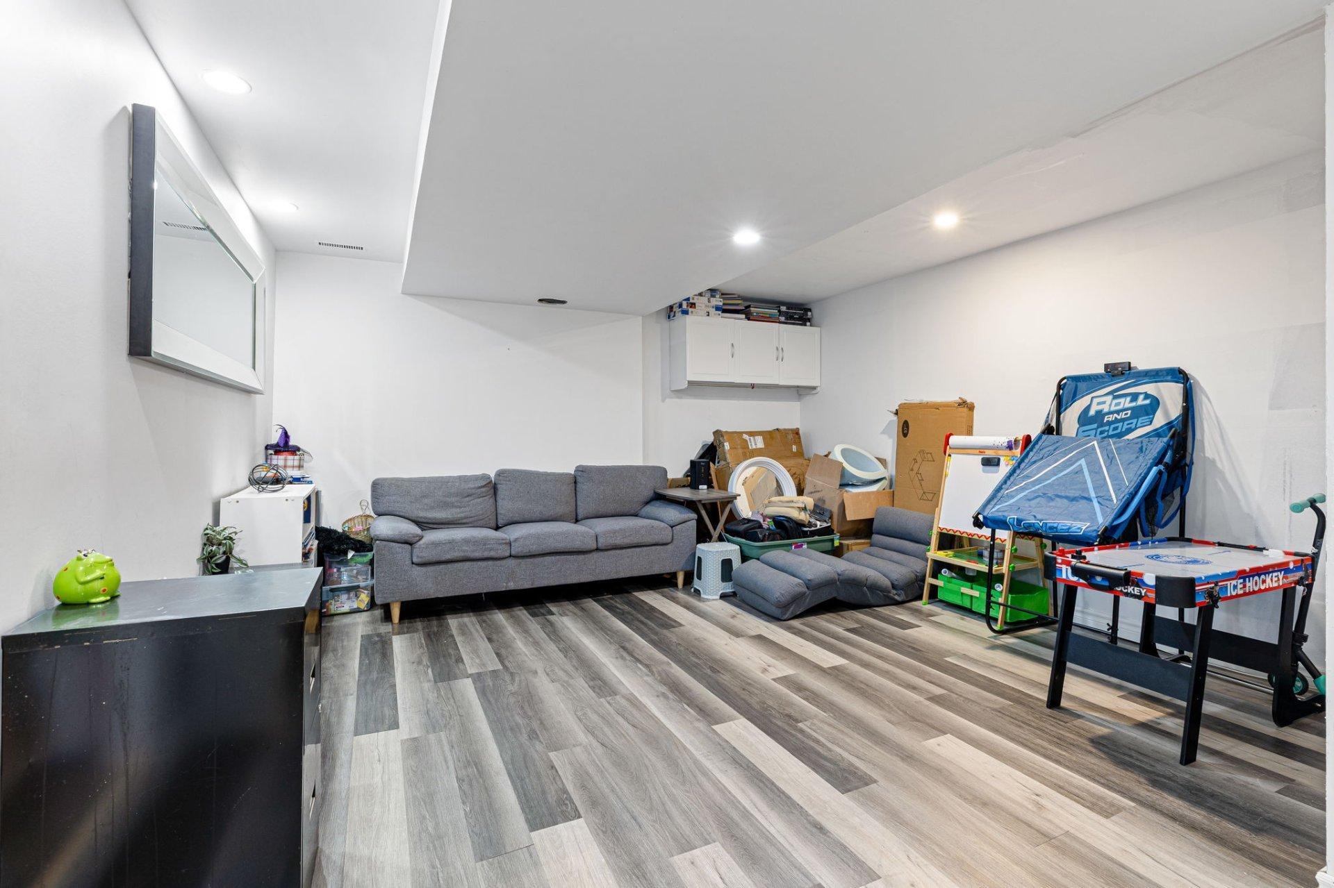 









2335


Rue Blain

,
Varennes,




QC
J3X1C6

