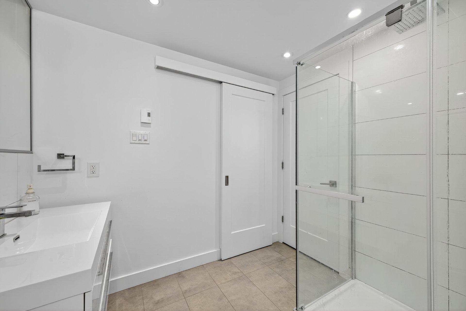 









771


Av. Marin

, 102,
Montréal (Le Sud-Ouest),




QC
H4C2H3

