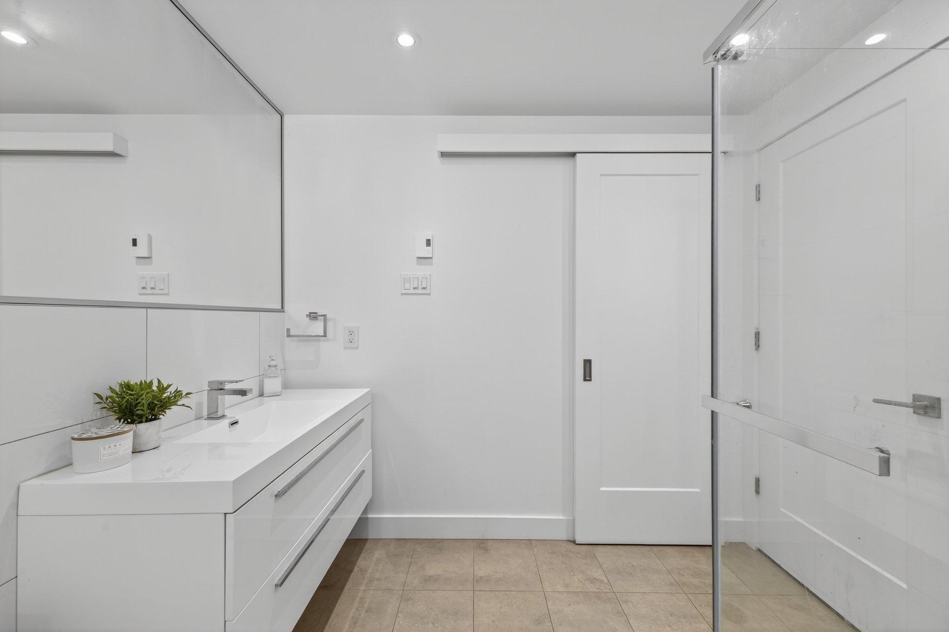 









771


Av. Marin

, 102,
Montréal (Le Sud-Ouest),




QC
H4C2H3

