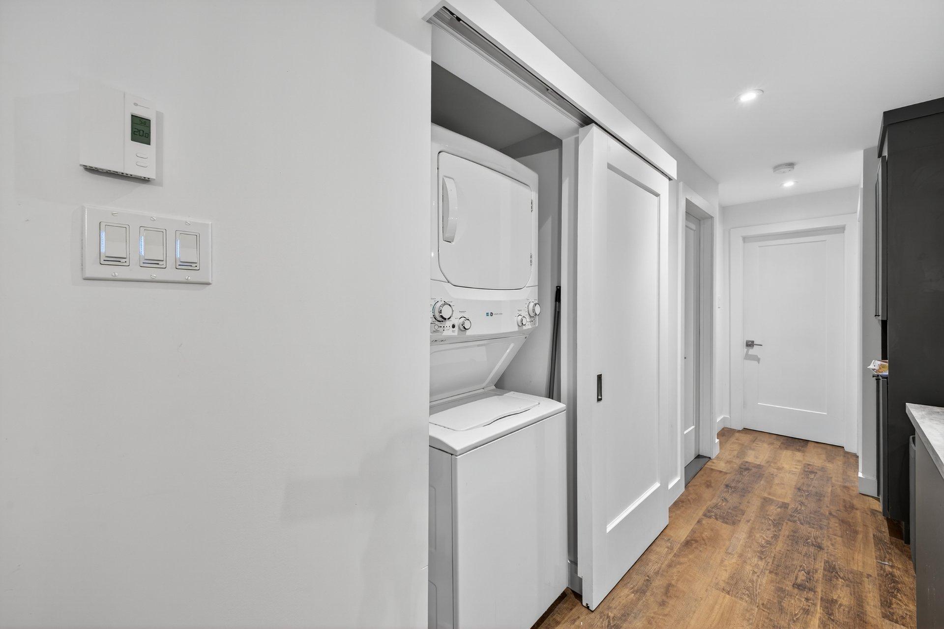 









771


Av. Marin

, 102,
Montréal (Le Sud-Ouest),




QC
H4C2H3

