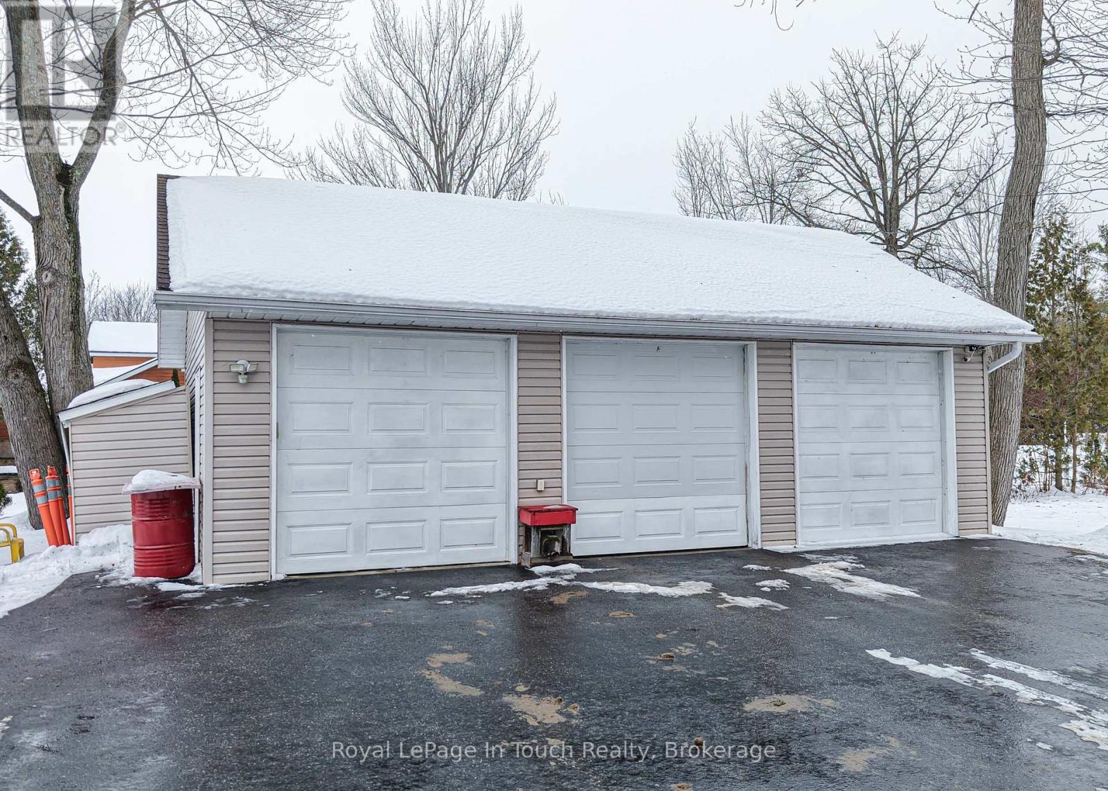 












166 DUCK BAY ROAD

,
Tay,




Ontario
L0K2C0

