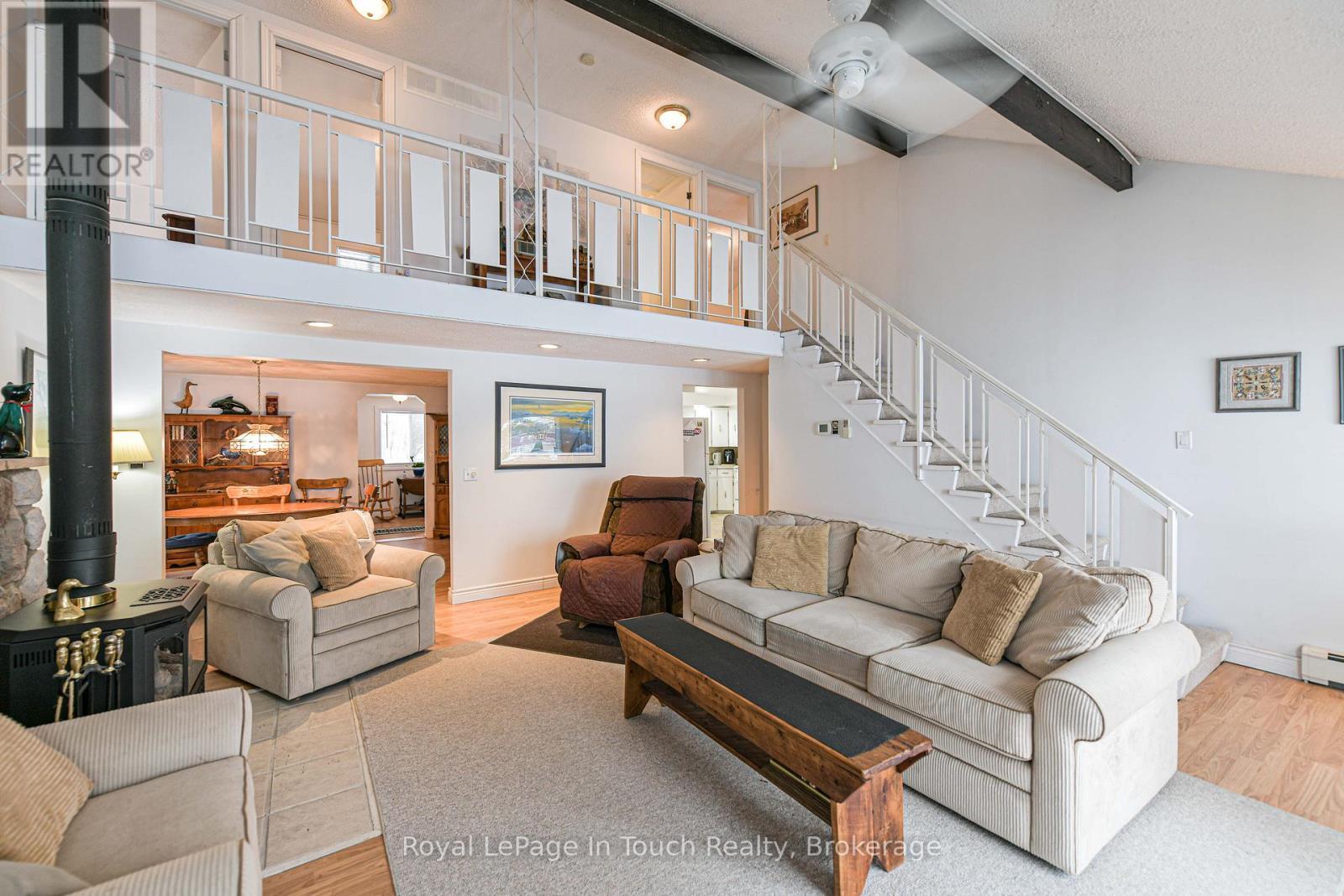 












166 DUCK BAY ROAD

,
Tay,




Ontario
L0K2C0

