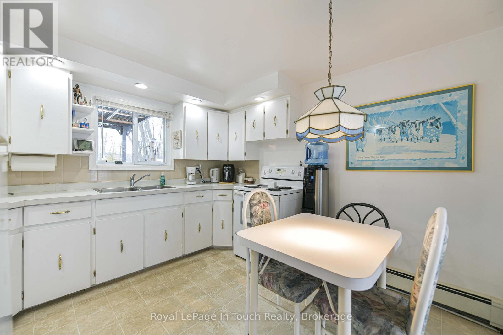 












166 DUCK BAY ROAD

,
Tay,




Ontario
L0K2C0

