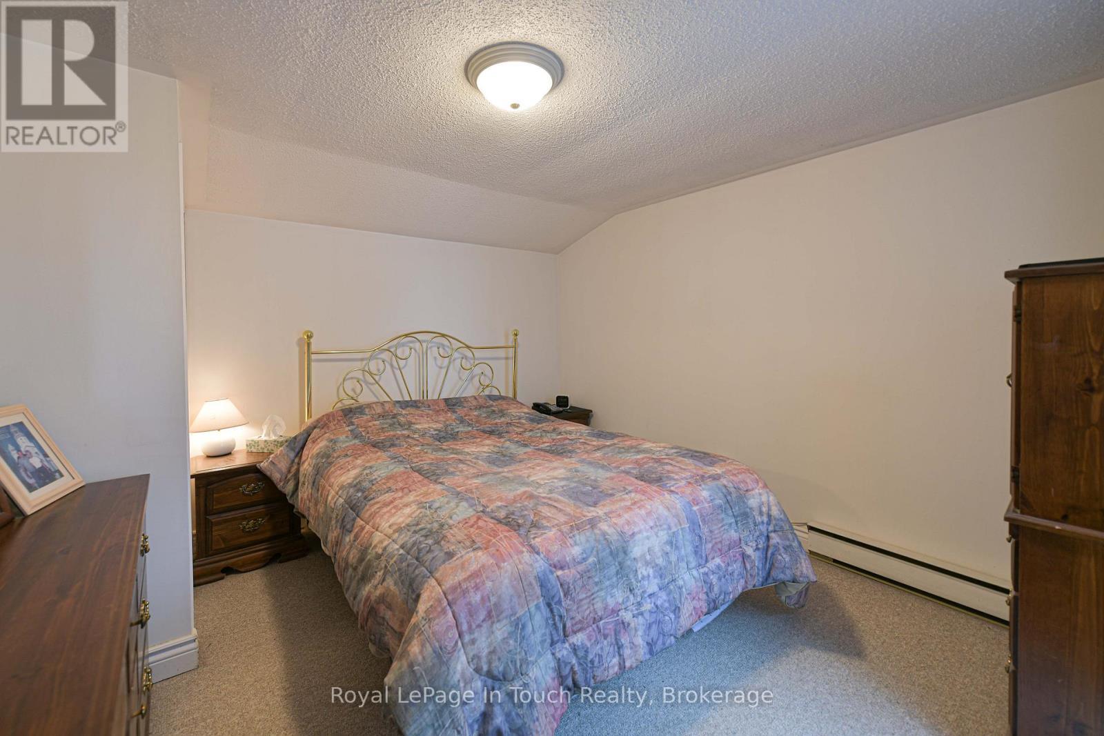 












166 DUCK BAY ROAD

,
Tay,




Ontario
L0K2C0

