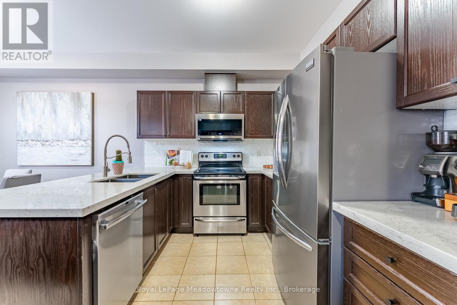 












559 MURRAY MEADOWS PLACE

,
Milton (CL Clarke),




Ontario
L9T8L8

