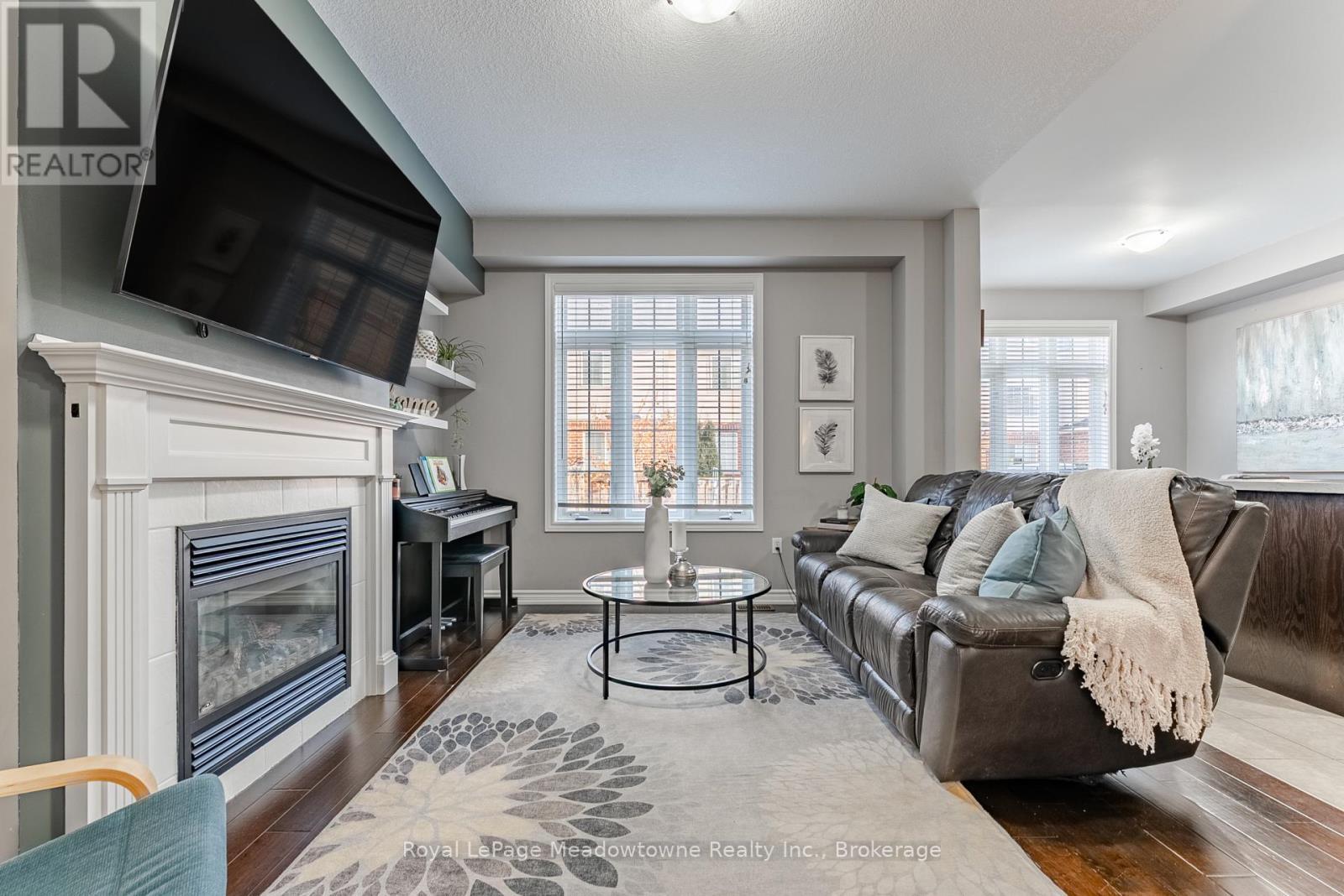 












559 MURRAY MEADOWS PLACE

,
Milton (CL Clarke),




Ontario
L9T8L8

