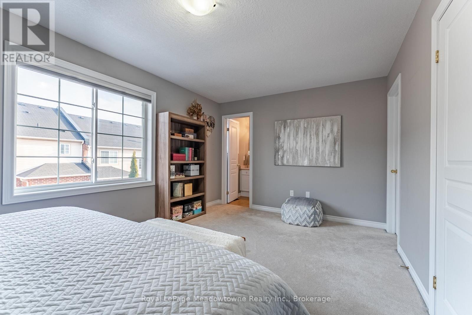 












559 MURRAY MEADOWS PLACE

,
Milton (CL Clarke),




Ontario
L9T8L8

