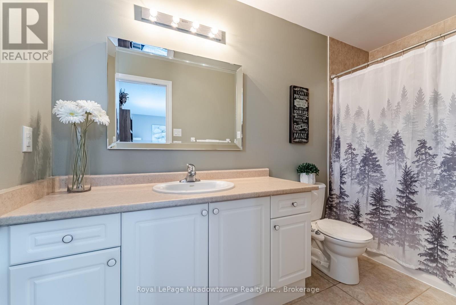 












559 MURRAY MEADOWS PLACE

,
Milton (CL Clarke),




Ontario
L9T8L8

