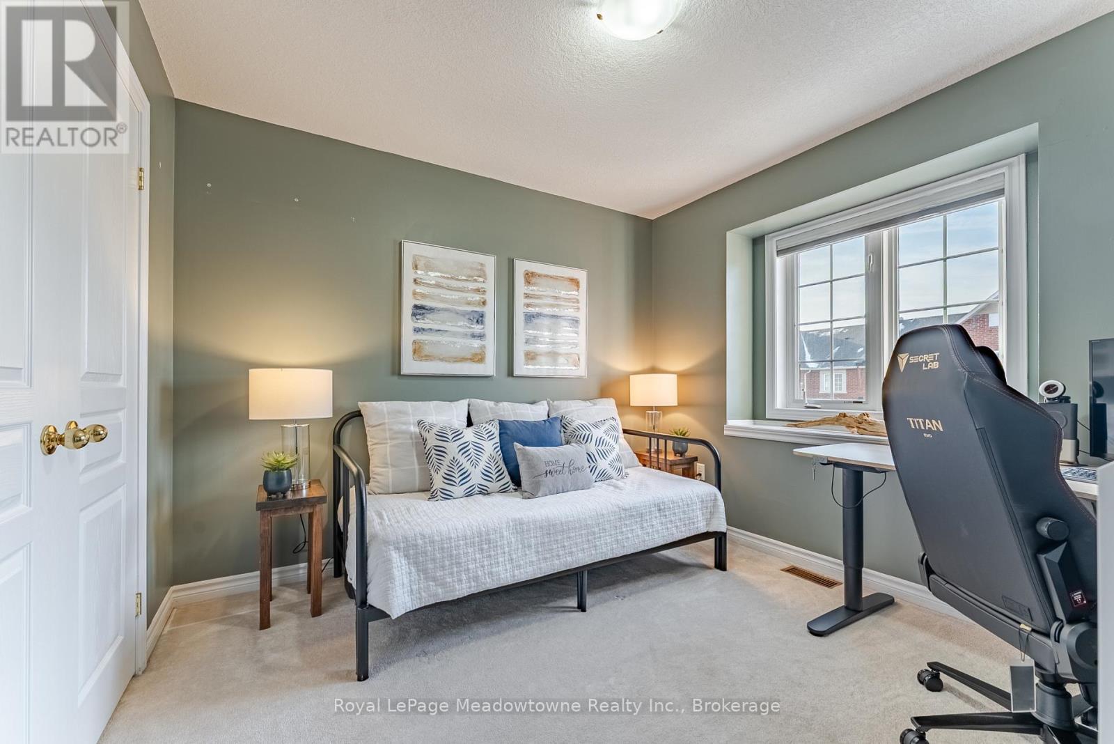 












559 MURRAY MEADOWS PLACE

,
Milton (CL Clarke),




Ontario
L9T8L8

