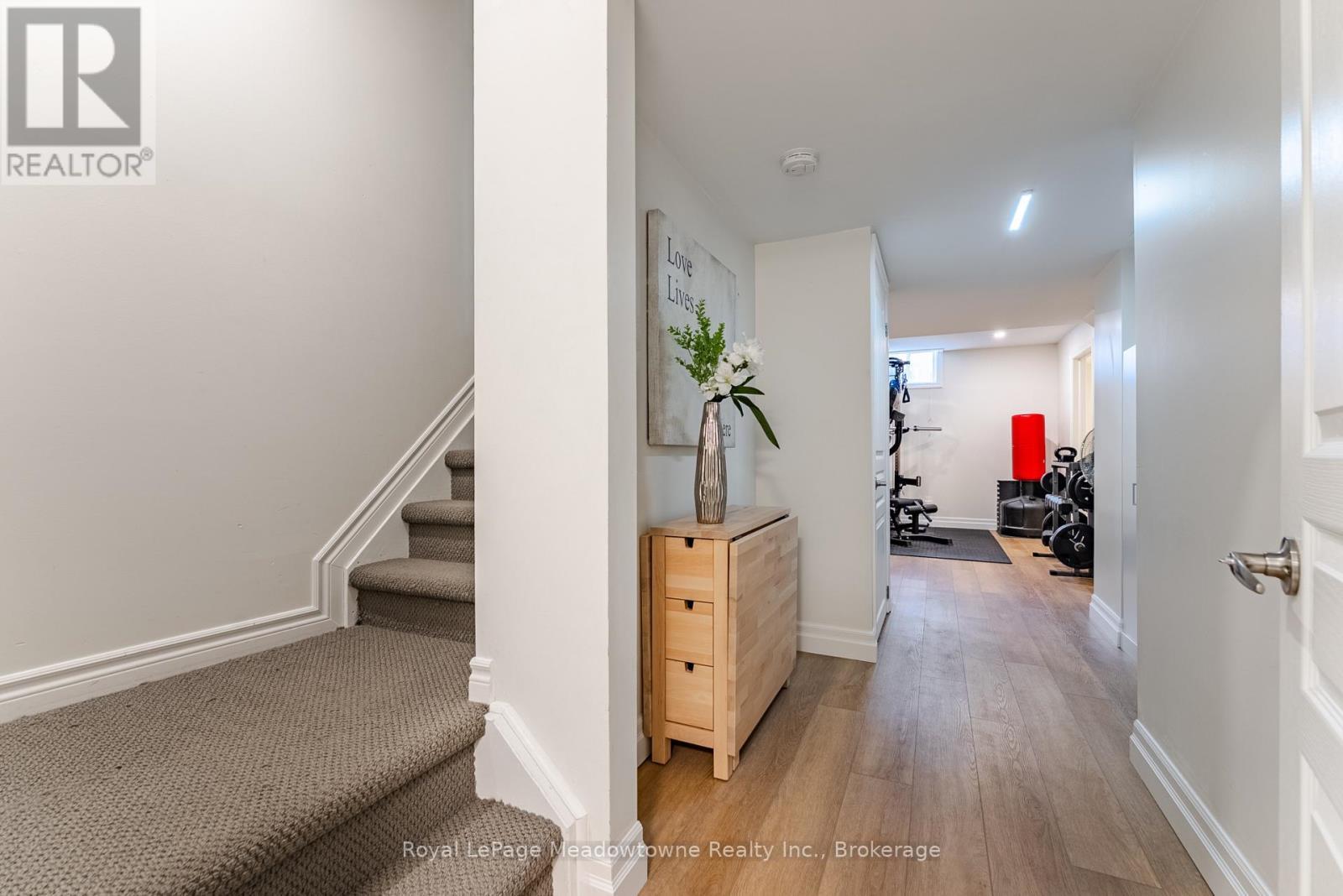 












559 MURRAY MEADOWS PLACE

,
Milton (CL Clarke),




Ontario
L9T8L8

