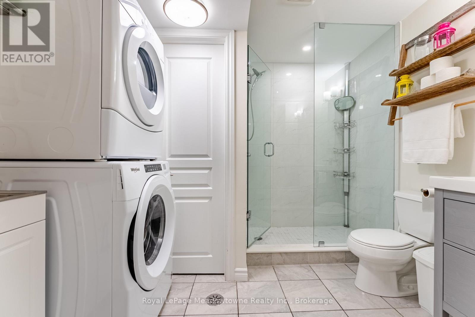 












559 MURRAY MEADOWS PLACE

,
Milton (CL Clarke),




Ontario
L9T8L8

