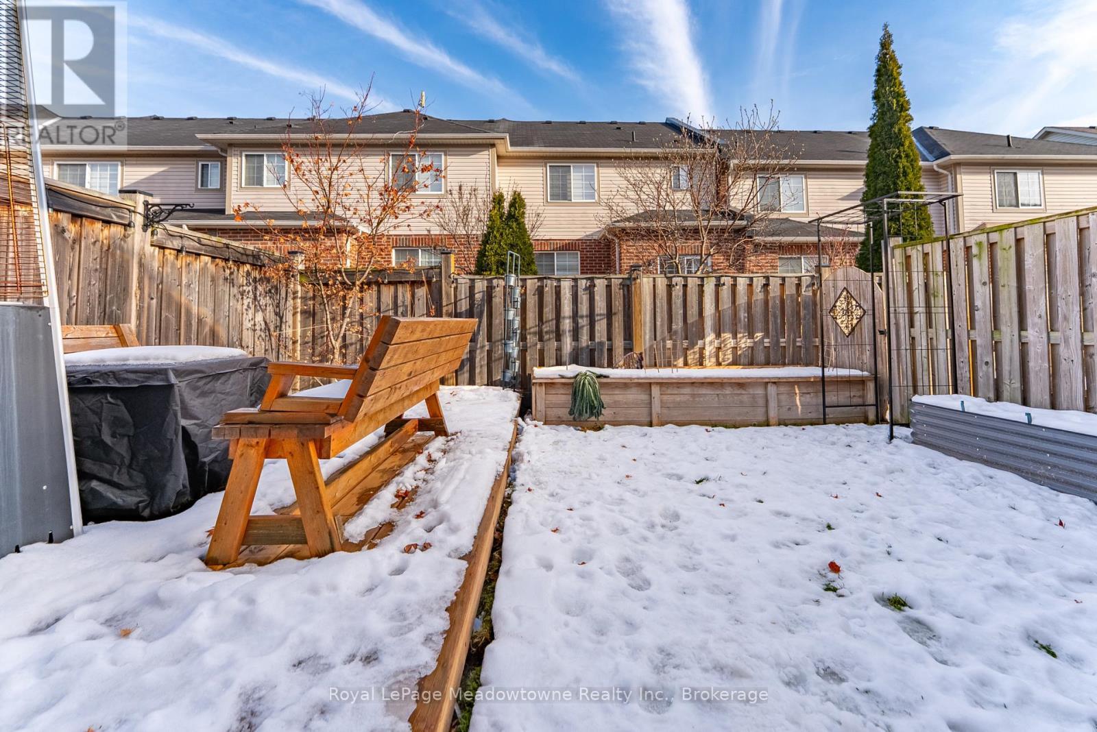 












559 MURRAY MEADOWS PLACE

,
Milton (CL Clarke),




Ontario
L9T8L8

