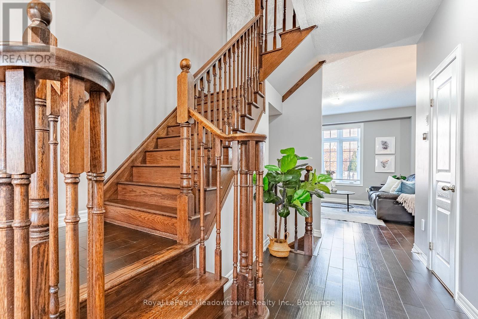 












559 MURRAY MEADOWS PLACE

,
Milton (CL Clarke),




Ontario
L9T8L8

