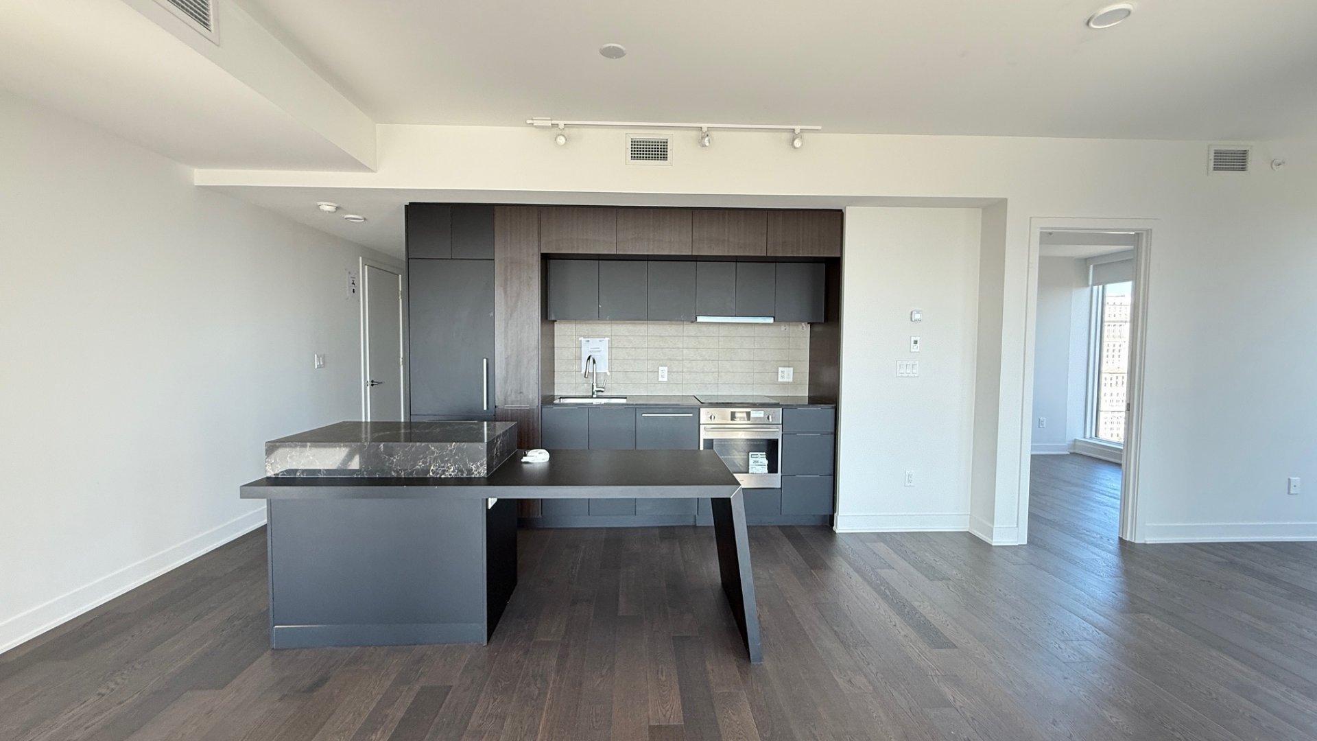 









1288


Rue St-Antoine O.

, 3104,
Montréal (Ville-Marie),




QC
H3C0X6

