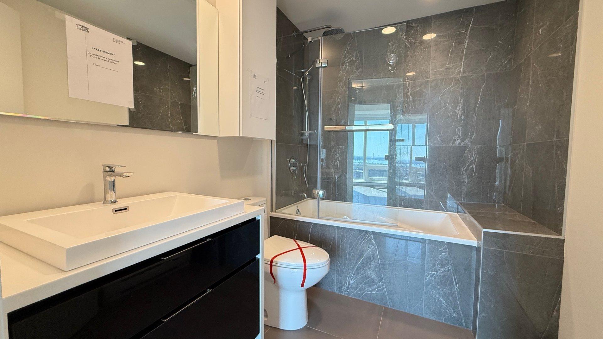 









1288


Rue St-Antoine O.

, 3104,
Montréal (Ville-Marie),




QC
H3C0X6

