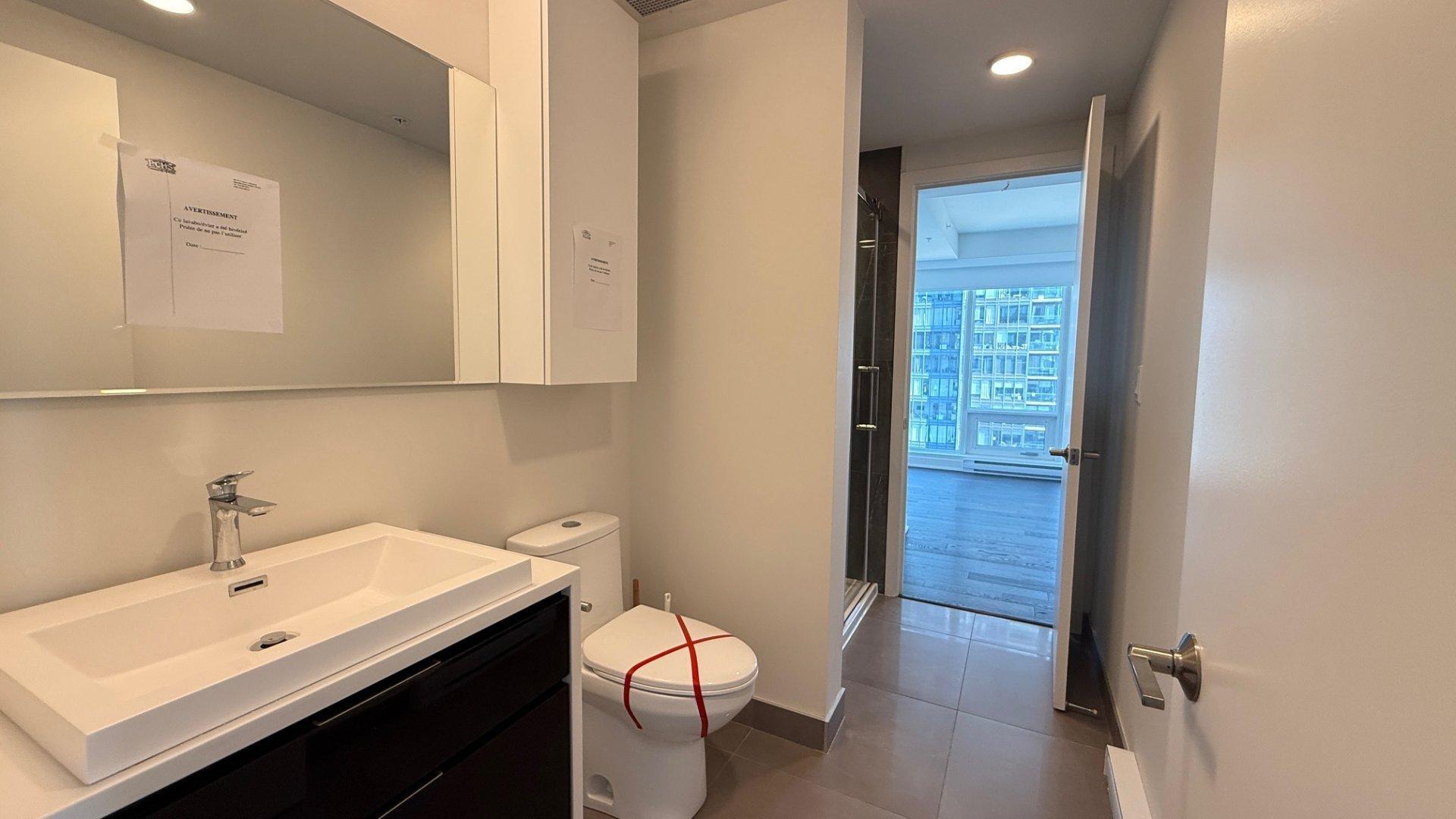 









1288


Rue St-Antoine O.

, 3104,
Montréal (Ville-Marie),




QC
H3C0X6

