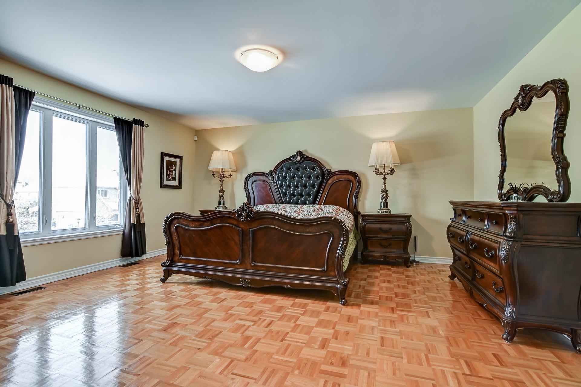 









7655


Rue Liege

,
Brossard,




QC
J4Y3J4

